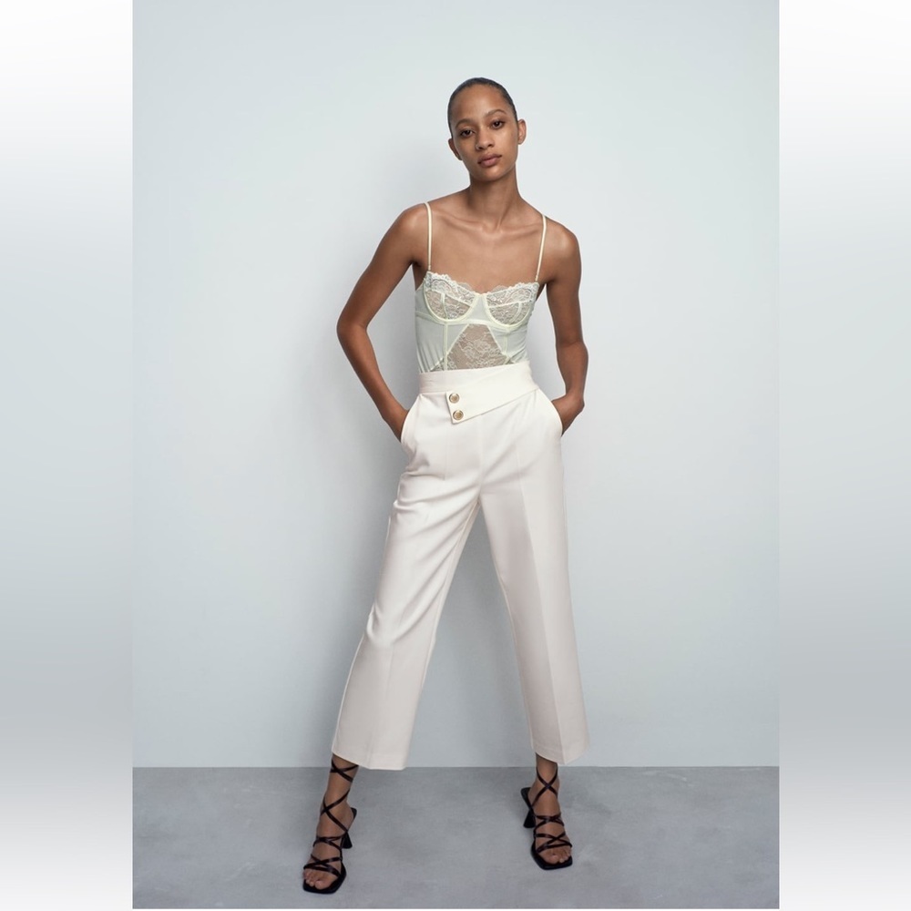 🦋 Bloggers’ Favorite 🦋 Zara Ecru Buttoned Pants Size L